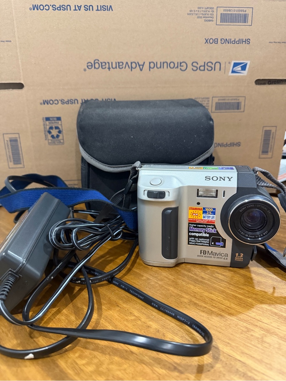 Sony FD Mavica MVC-FD87 Digital Camera, Tested-Working